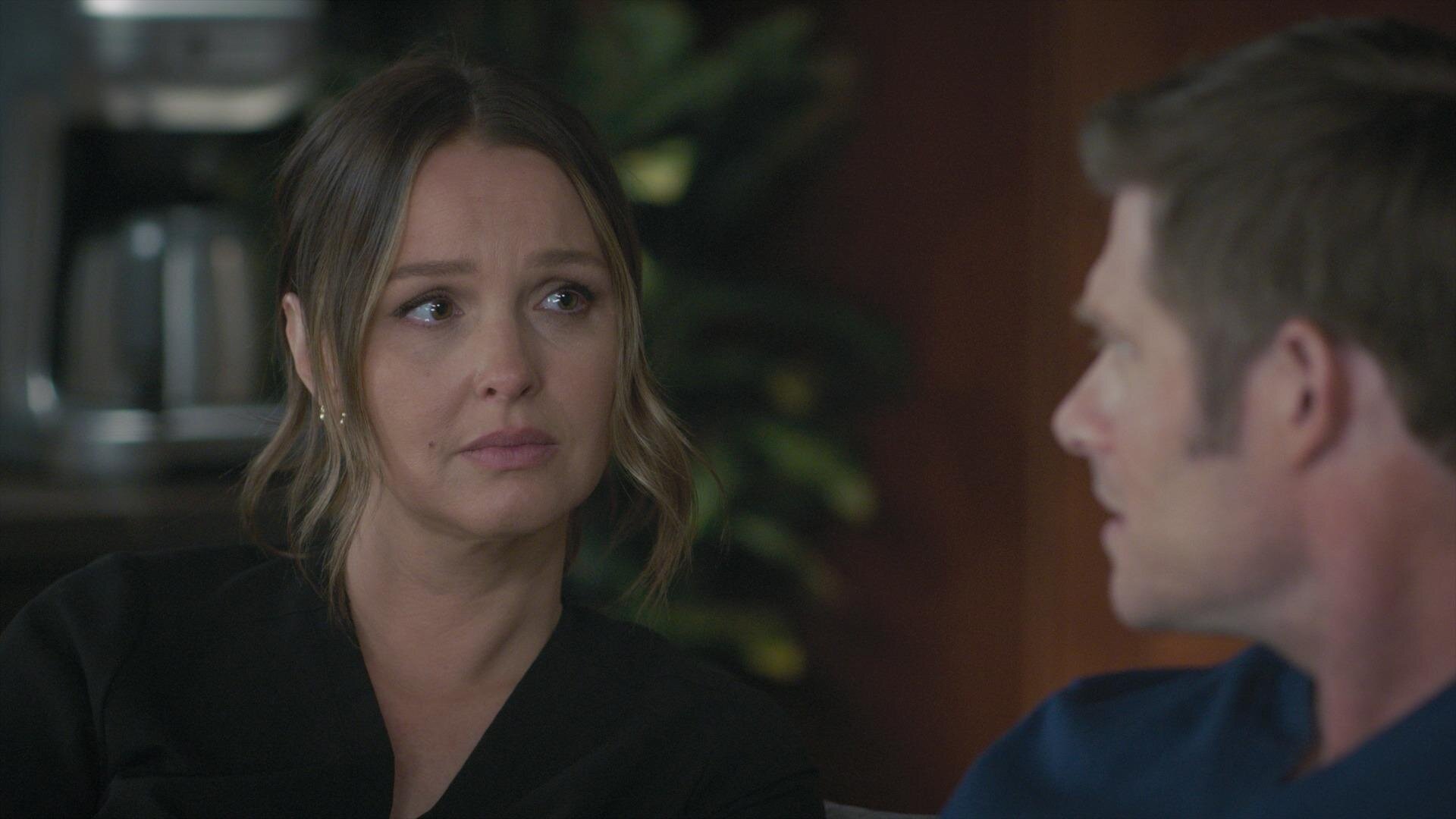 Grey's Anatomy S22E18 Bridge Over Troubled Water