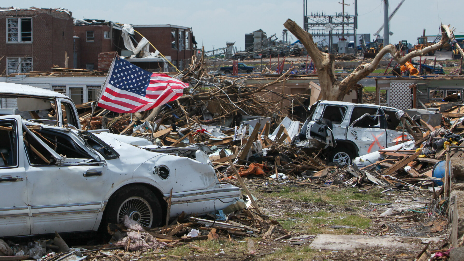 In the Eye of the Storm S4E7 Stranded in St. Louis