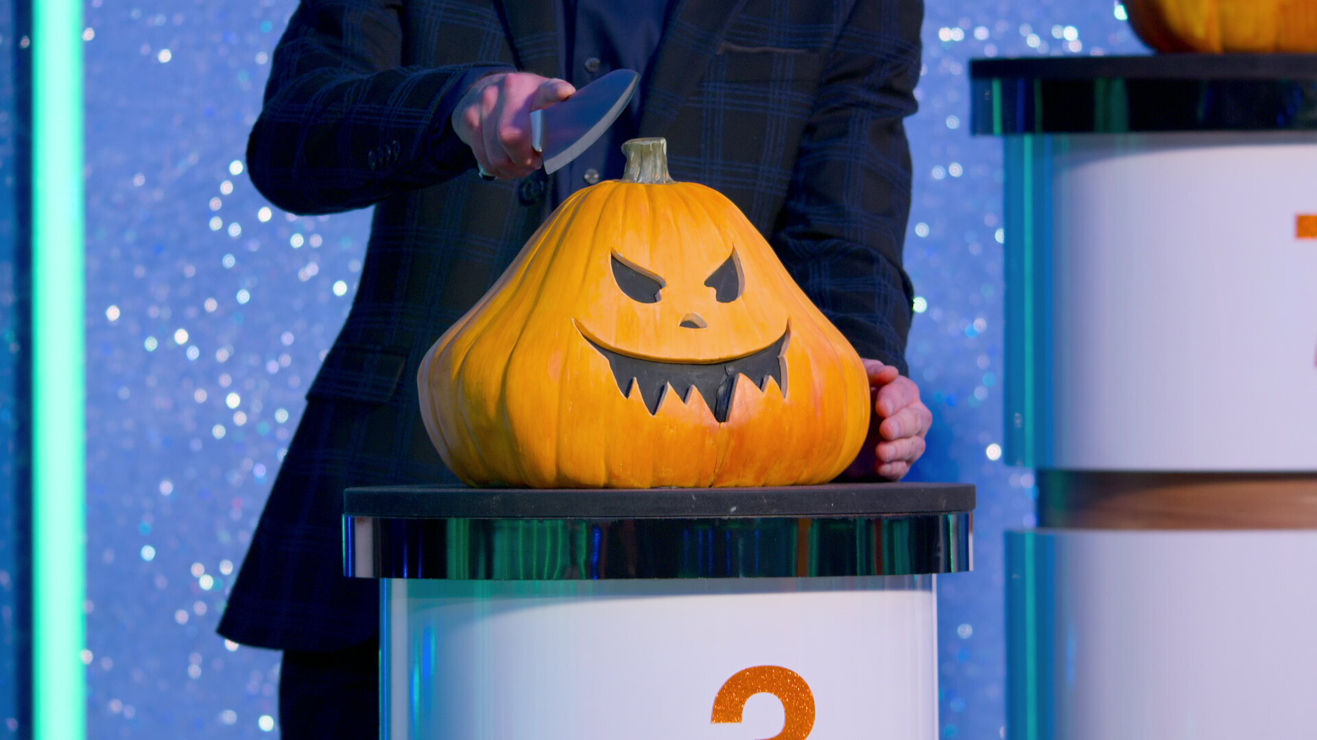 Is It Cake? Halloween S1E1 Cakes to Die For