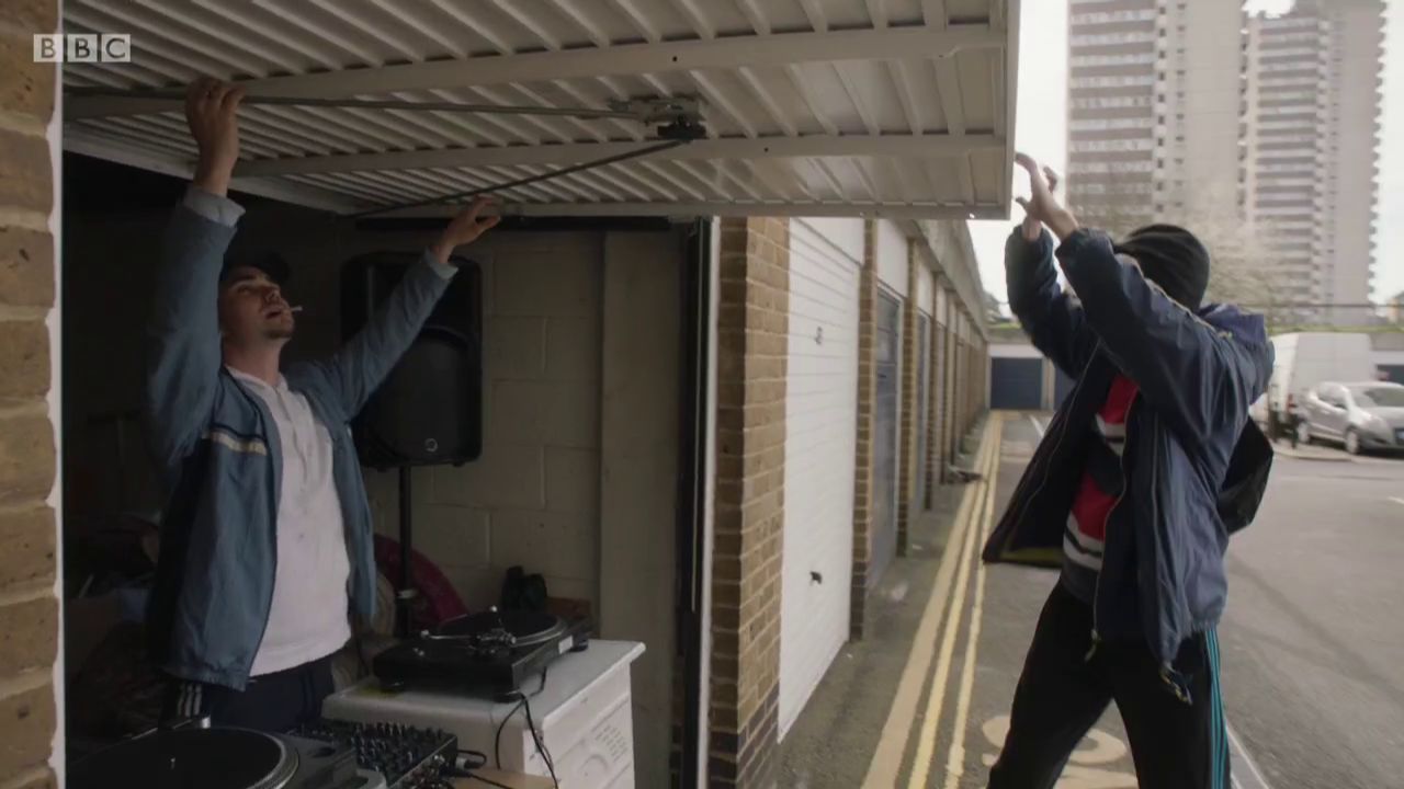 People Just Do Nothing S4E1 Slipping