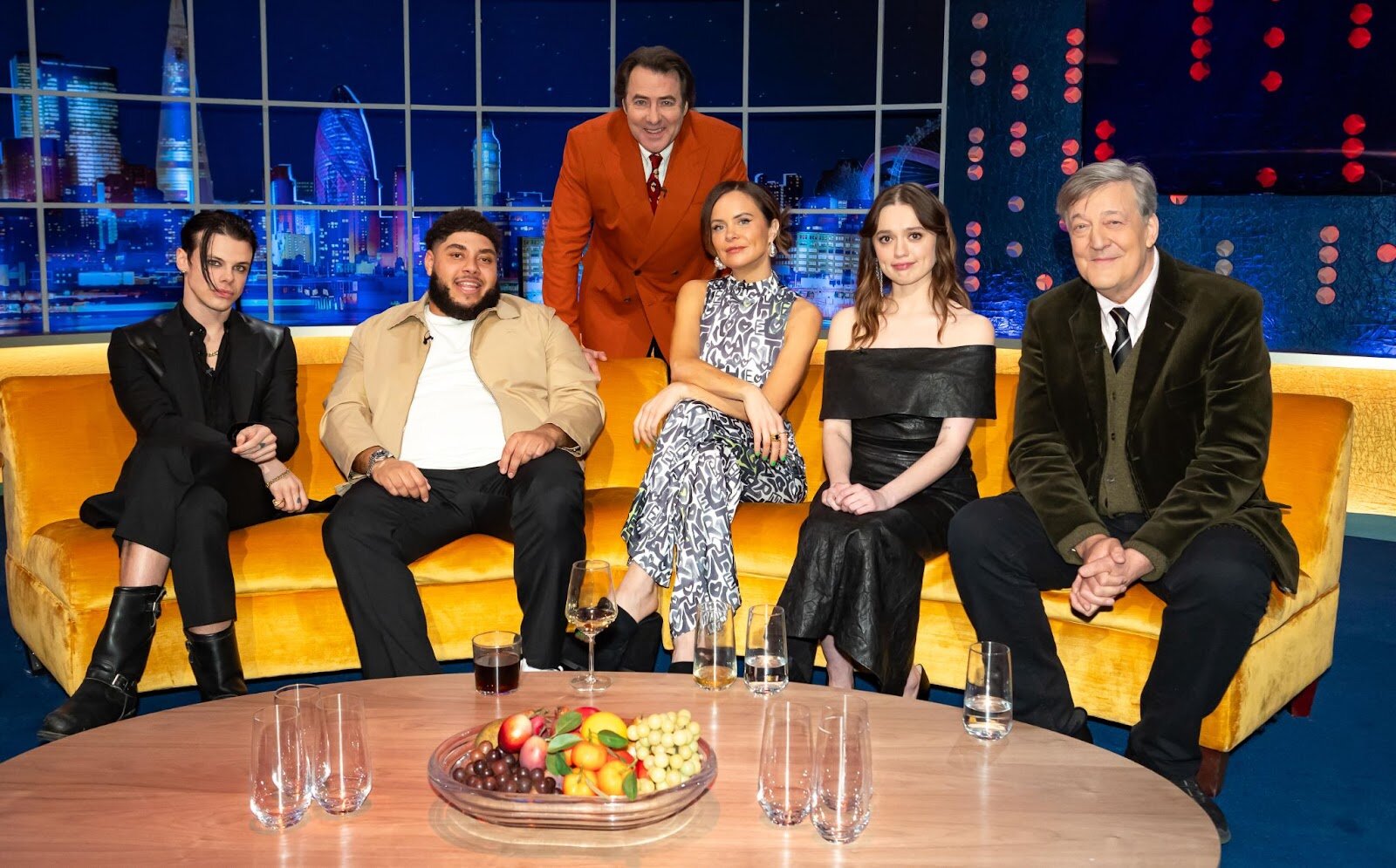 The Jonathan Ross Show S22E4 Sir Stephen Fry, Lou Wood, Sope Dirisu, Joanne McNally, Yungblud