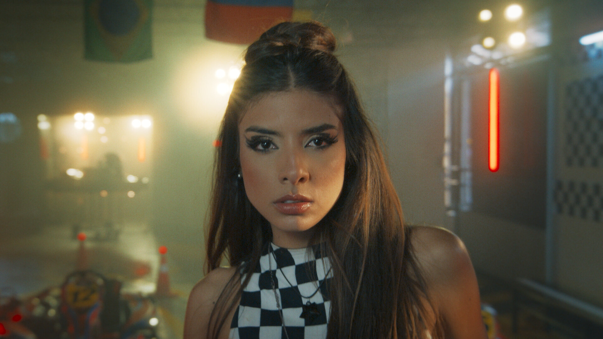 The Queen of Flow S3E12 Sky se queda a dormida en casa de Charly y Soraya se pone celosa