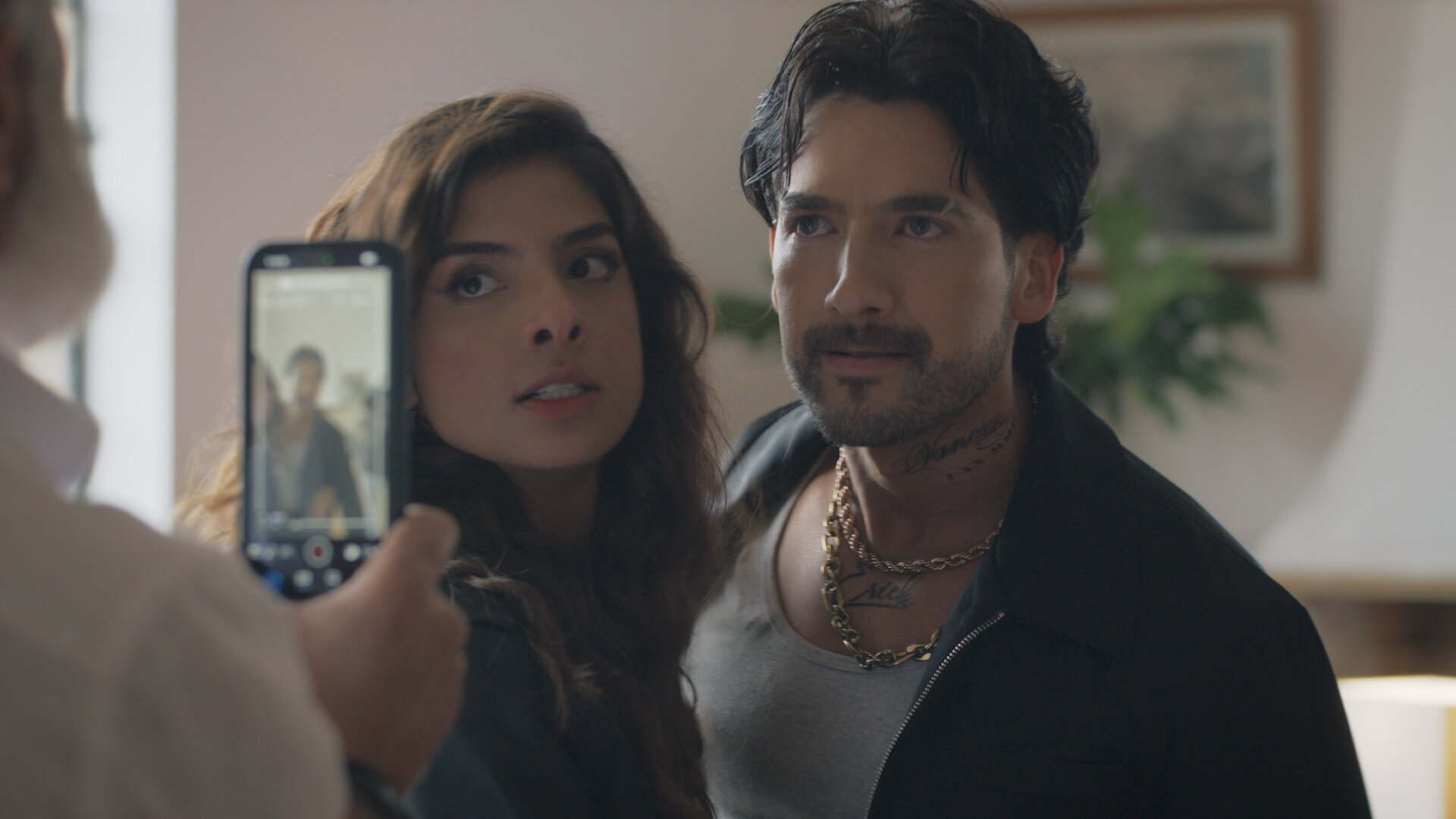 The Queen of Flow S3E27 Charly se acerca al paradero de Yeimy e Irma