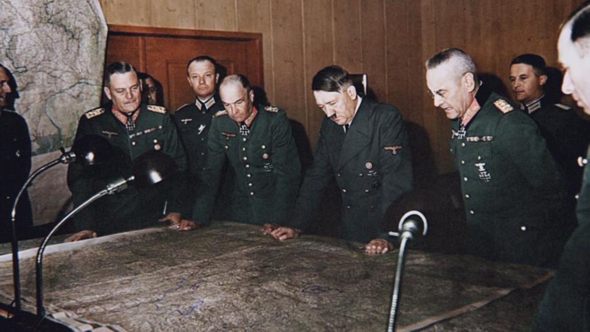 World War II with Tom Hanks S1E18 Last Days of the Reich